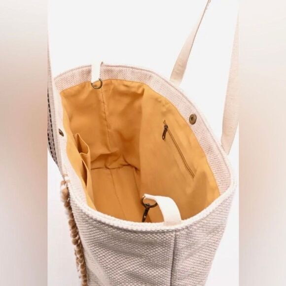 America & Beyond Hand Beaded Neutral Colored Wild Nights Tote Bag NWT - Picture 3 of 8